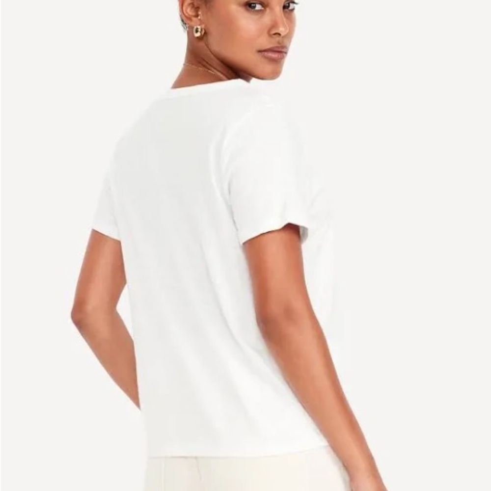 Old Navy Classic White V-Neck Women's T-Shirt (brand new, still in bag)